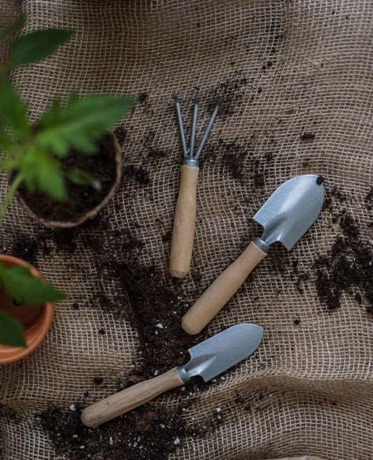 gardening-tools-01 gardening-tools-01